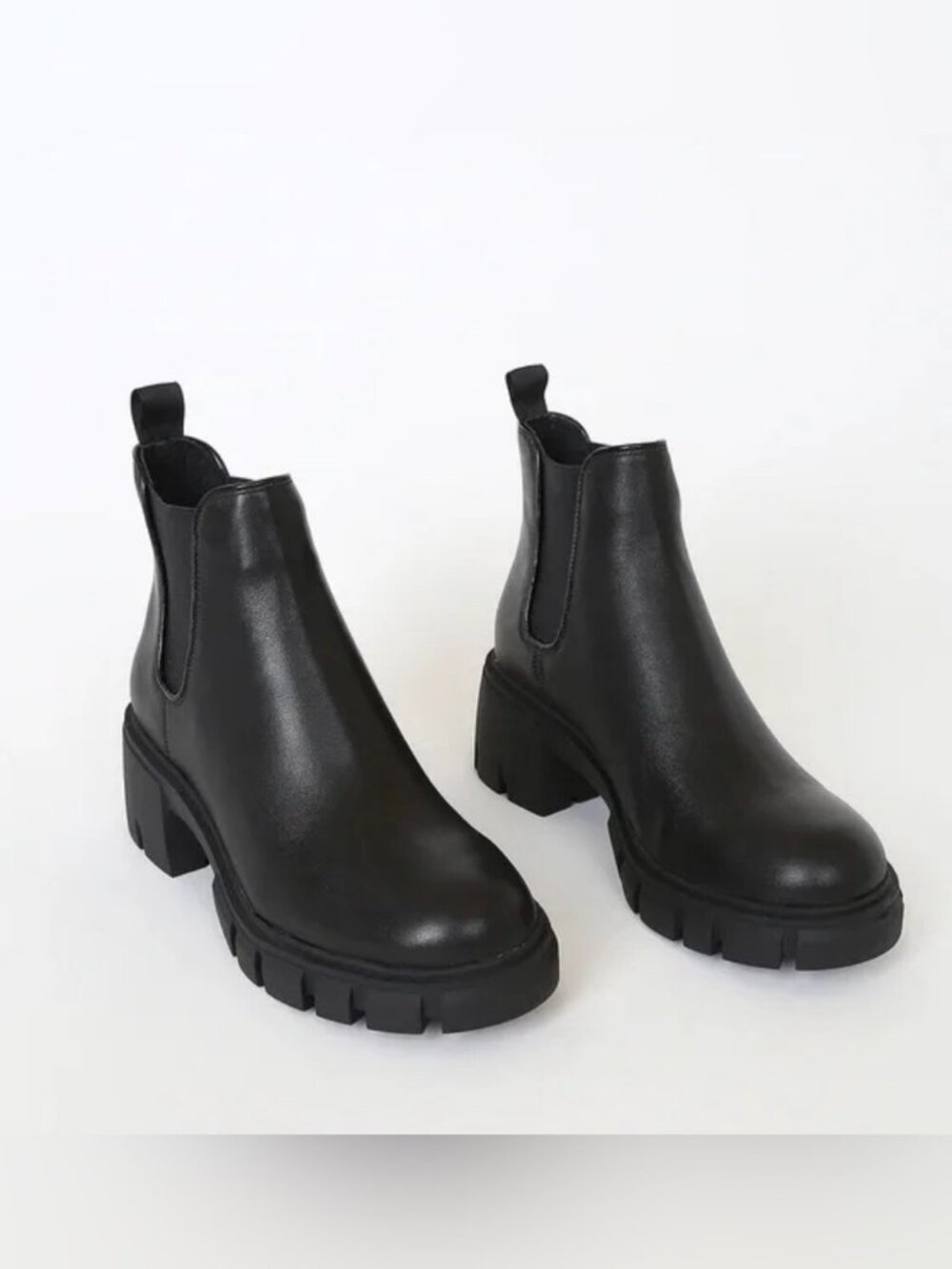 Madewell The Wyckoff Leather Lugsole Chelsea Boots